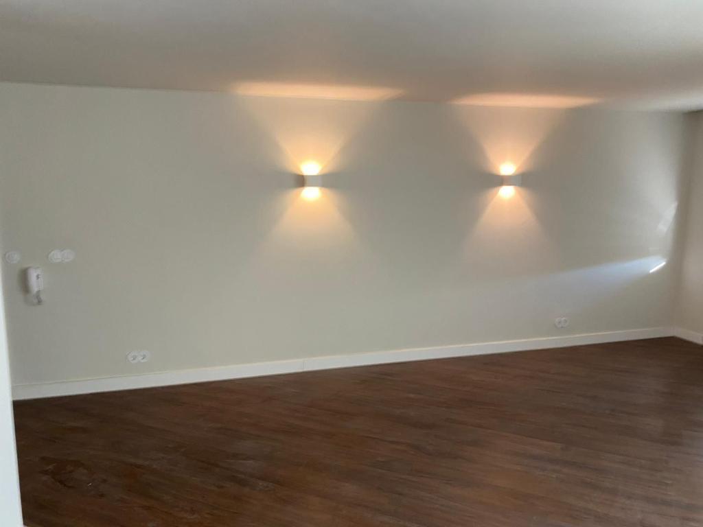 Serviço de pintura e acabamento executado pela equipa